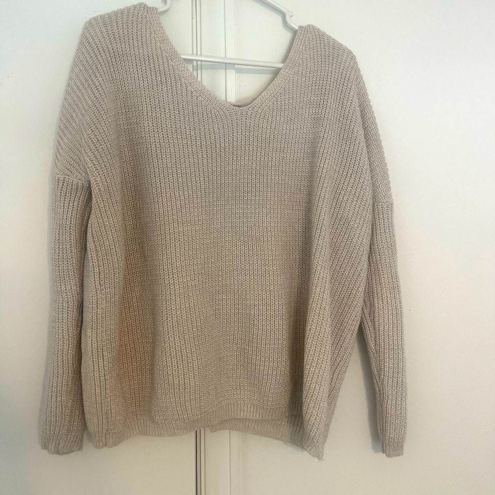 IMPRESSIONS | Light cream/beige sweater with tied back